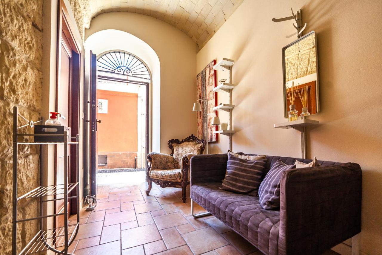 Suite Home Al Centro Di Sassari Eksteriør billede